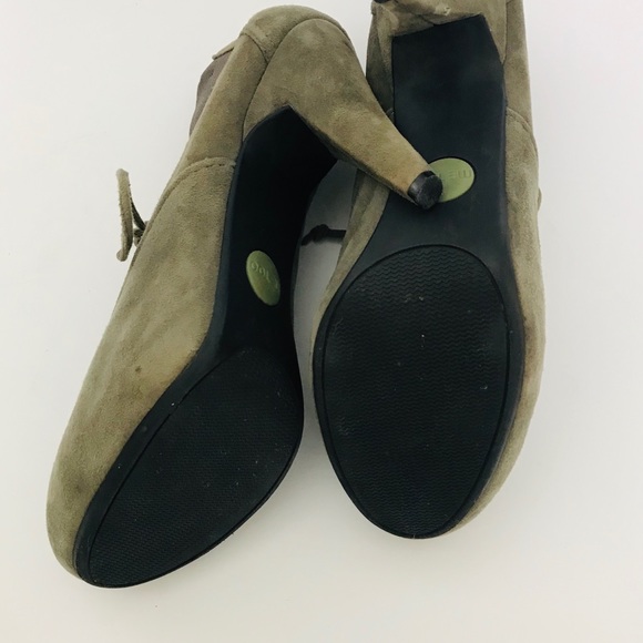 Me Too - chive green suede lace up shoes size 7 M. - Picture 5 of 7